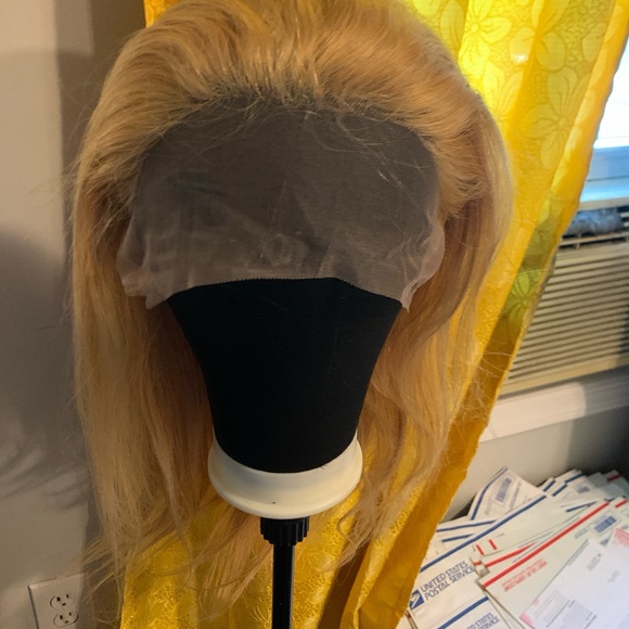 Her Wig Closet Cream Color Hair Transformation - Picture 1 of 5